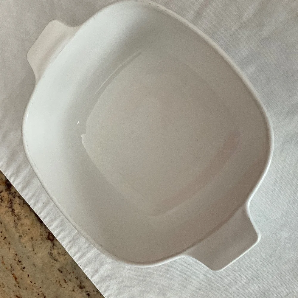 Cornflower Corning. 1 1/2 Qt. With lid. Rare find. No chips, cracks or stains - Picture 2 of 5